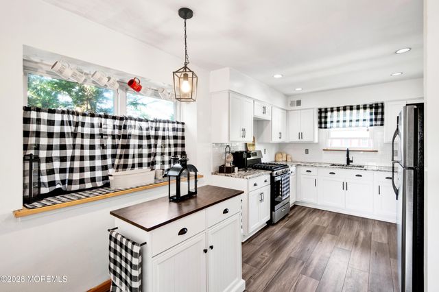 19 Peachstone Road, Howell, NJ 07731