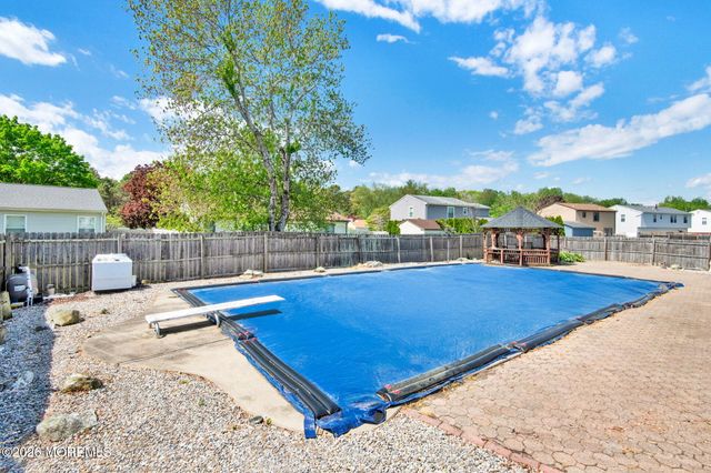 19 Peachstone Road, Howell, NJ 07731