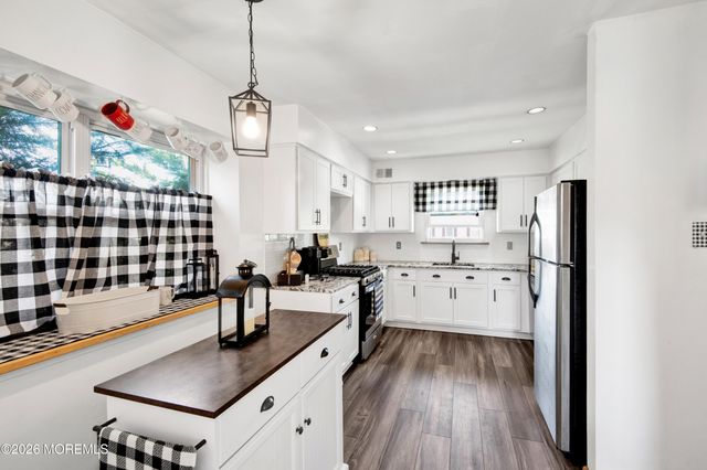19 Peachstone Road, Howell, NJ 07731