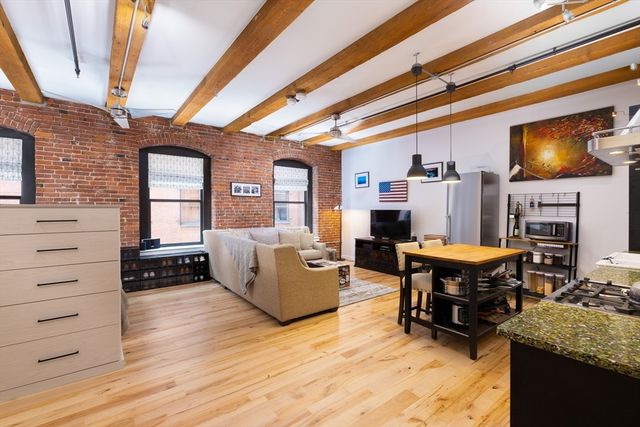 21 Wormwood St 310, Boston, MA 02210