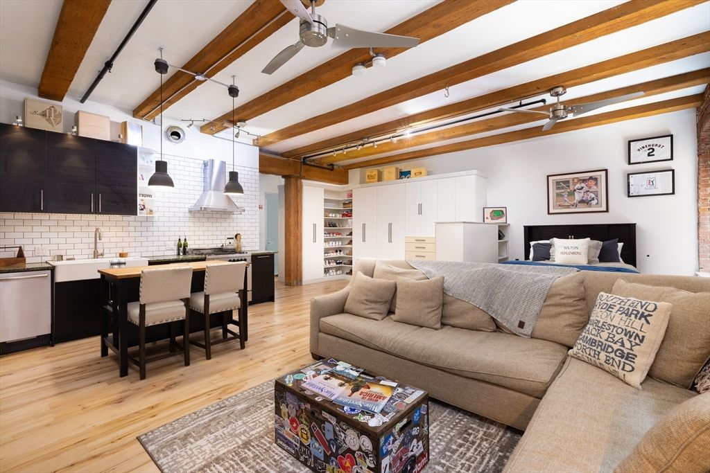 21 Wormwood St 310, Boston, MA 02210