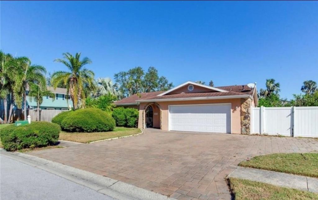 5875 BAY PINES LAKES BOULEVARD, St Petersburg, FL 33708