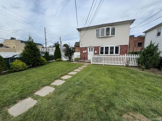 25401 Pembroke Avenue Ground Duplex, Little Neck, NY 11362