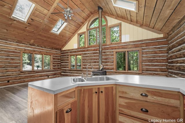 11332 Henderson Road, Montague, MI 49437