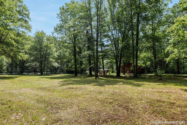 11332 Henderson Road, Montague, MI 49437