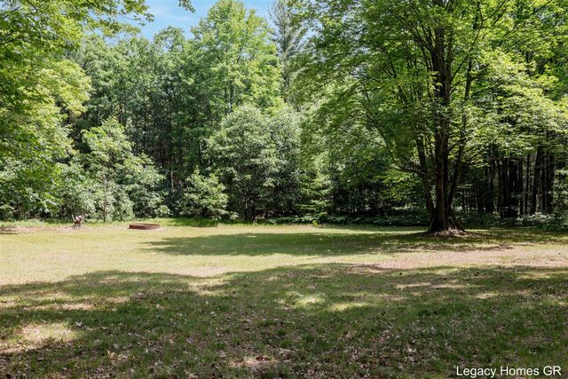 11332 Henderson Road, Montague, MI 49437