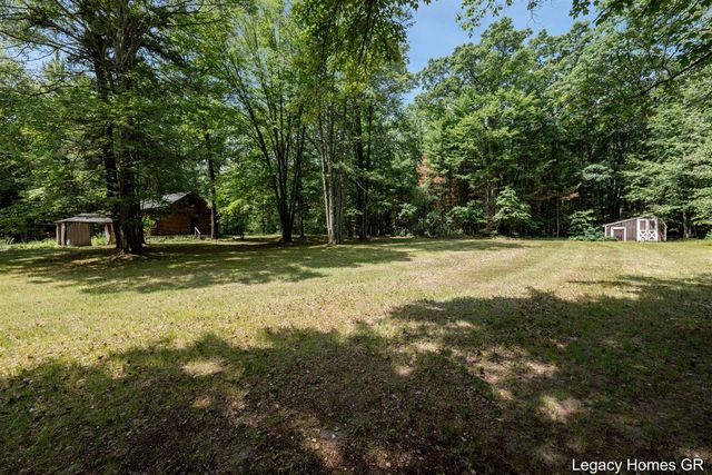 11332 Henderson Road, Montague, MI 49437