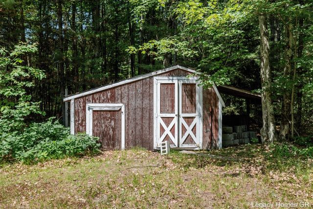 11332 Henderson Road, Montague, MI 49437