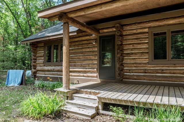 11332 Henderson Road, Montague, MI 49437