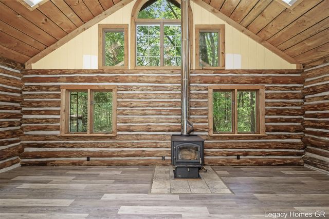 11332 Henderson Road, Montague, MI 49437