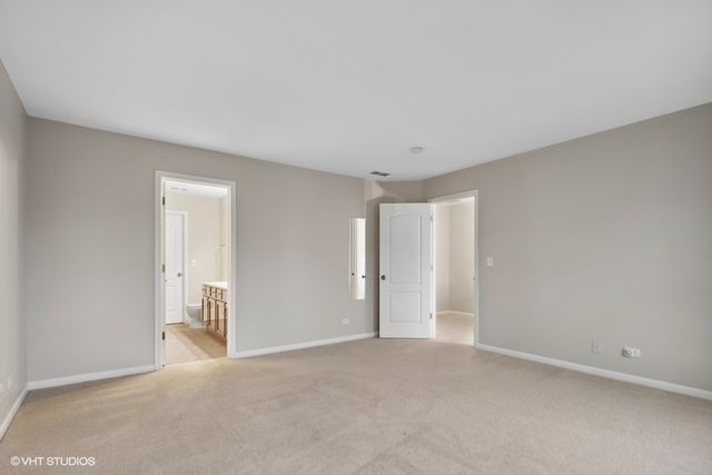 261 Sype Drive, Carol Stream, IL 60188