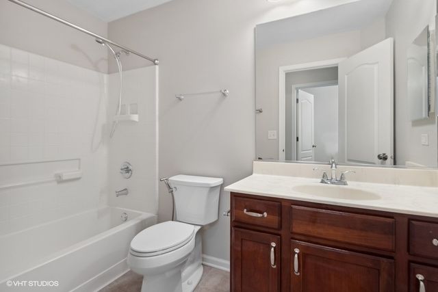 261 Sype Drive, Carol Stream, IL 60188