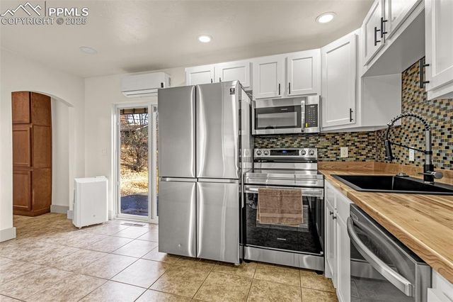 2255 Pepperwood Drive, Colorado Springs, CO 80910