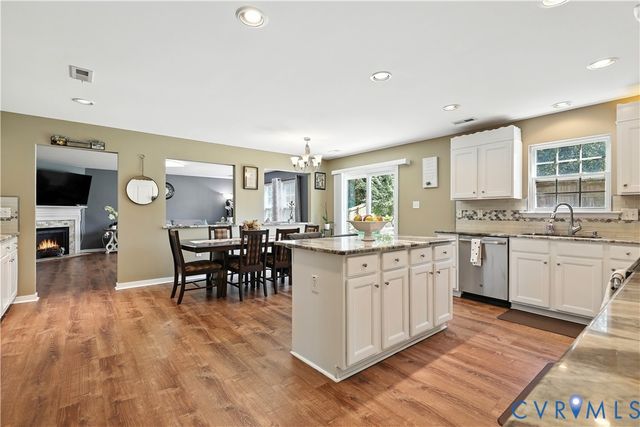 13525 Thornsett Ln, Chester, VA 23831