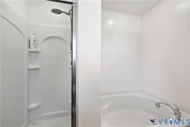 13525 Thornsett Ln, Chester, VA 23831