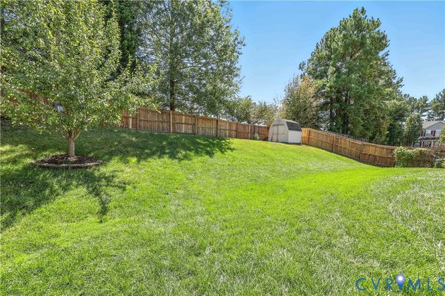 13525 Thornsett Ln, Chester, VA 23831