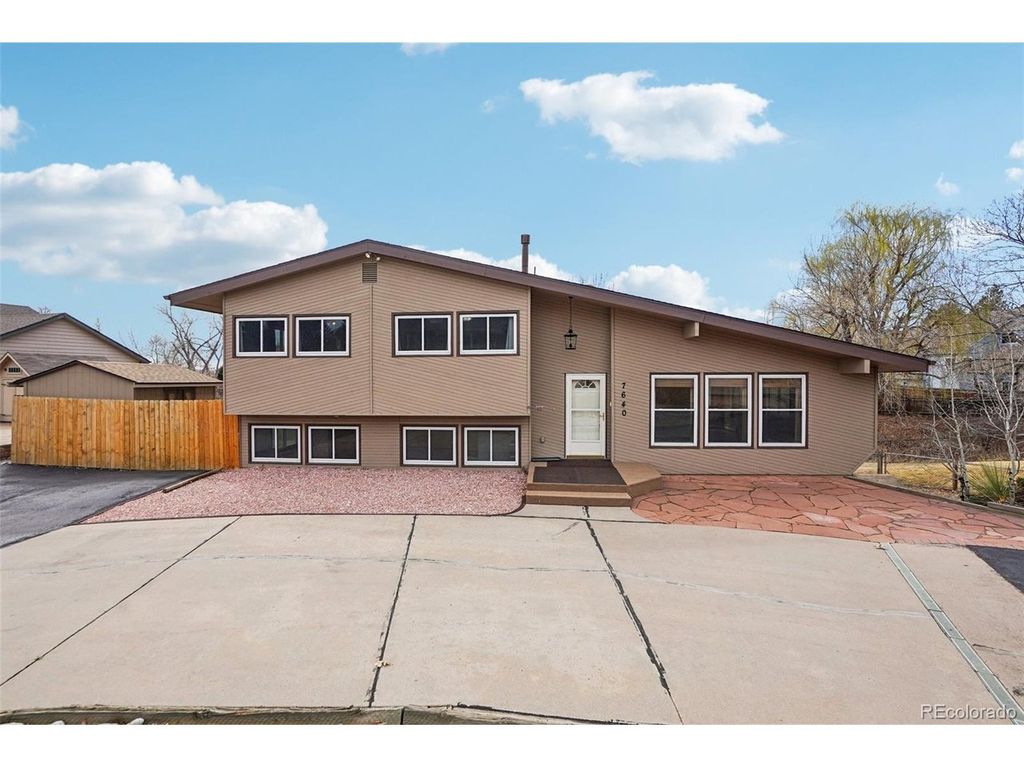 7640 W Meadow Dr, Littleton, CO 80128