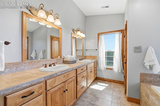 17255 Lamplight Drive, Monument, CO 80132