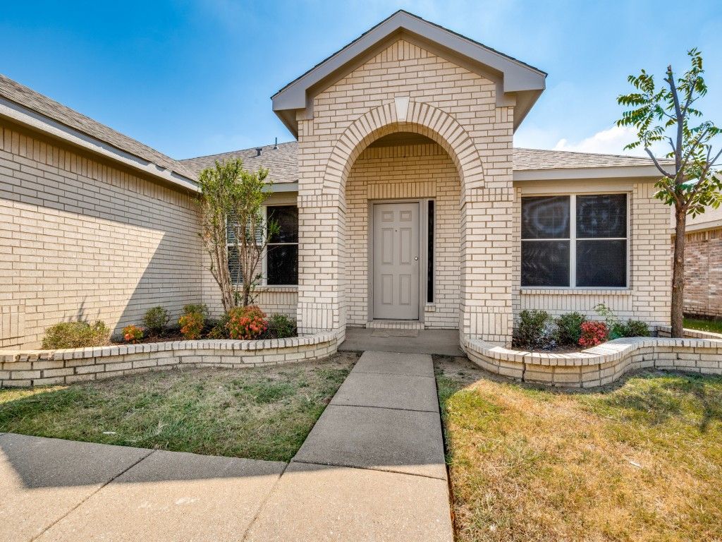2459 Frontier Drive, Grand Prairie, TX 75052 — photo 5