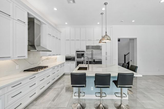 9006 Dulcetto Court, Boca Raton, FL 33496