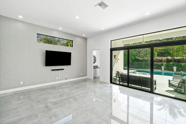 9006 Dulcetto Court, Boca Raton, FL 33496