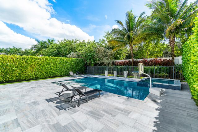9006 Dulcetto Court, Boca Raton, FL 33496