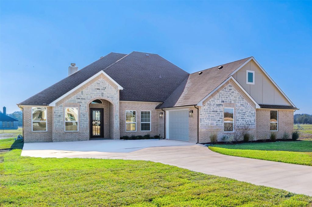 1052 Grison Circle, Corsicana, TX 75109