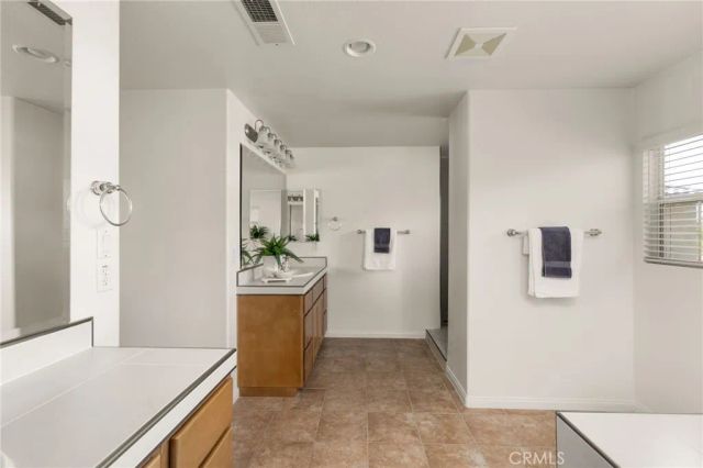 1093 Meridian Court, Oceanside, CA 92057