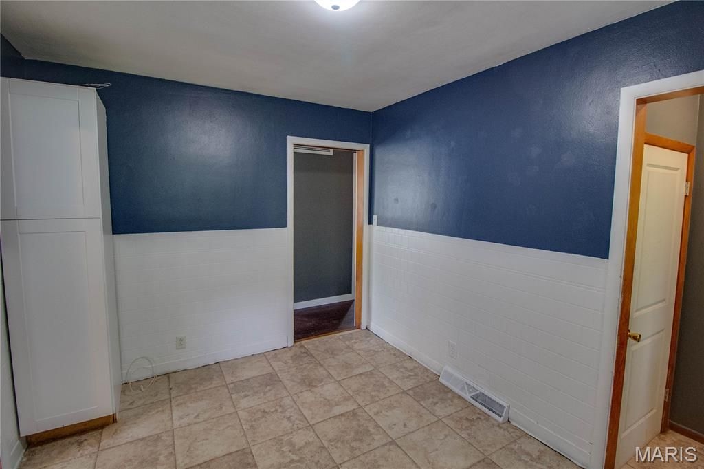 Image 12 of property listing at 393 W Oak Street, Palmyra, IL 62674