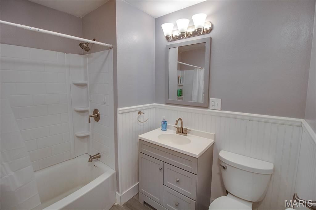 Image 17 of property listing at 393 W Oak Street, Palmyra, IL 62674