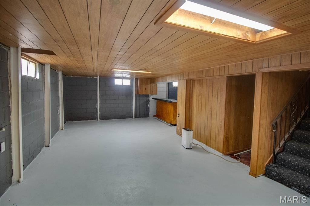Image 24 of property listing at 393 W Oak Street, Palmyra, IL 62674