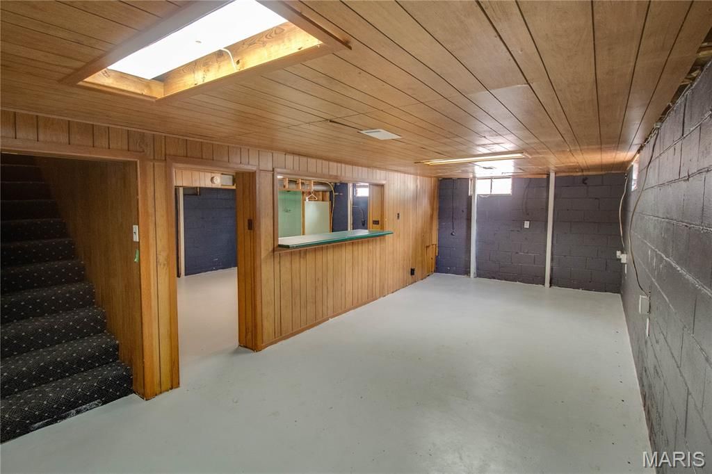 Image 25 of property listing at 393 W Oak Street, Palmyra, IL 62674