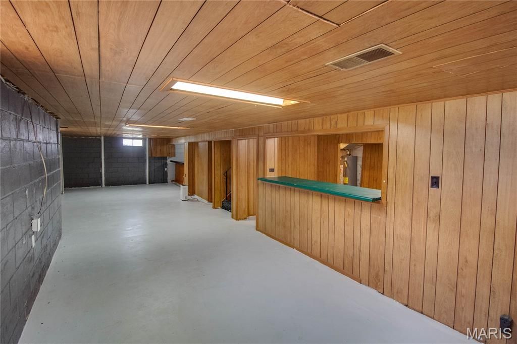Image 28 of property listing at 393 W Oak Street, Palmyra, IL 62674