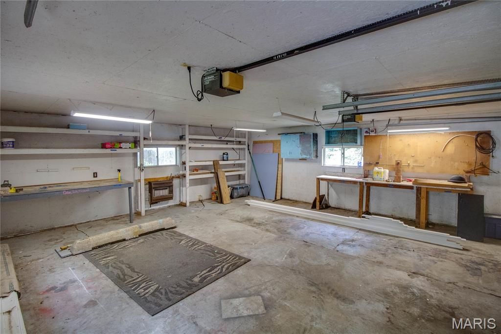 Image 37 of property listing at 393 W Oak Street, Palmyra, IL 62674