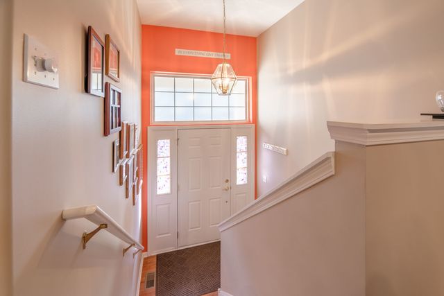 113 Meredith Lane 10-3, Streamwood, IL 60107