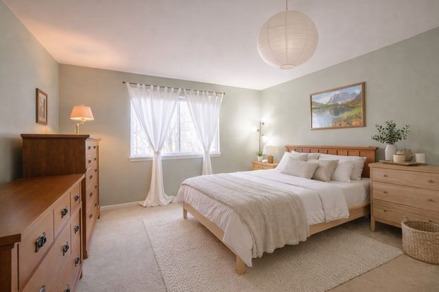 113 Meredith Lane 10-3, Streamwood, IL 60107