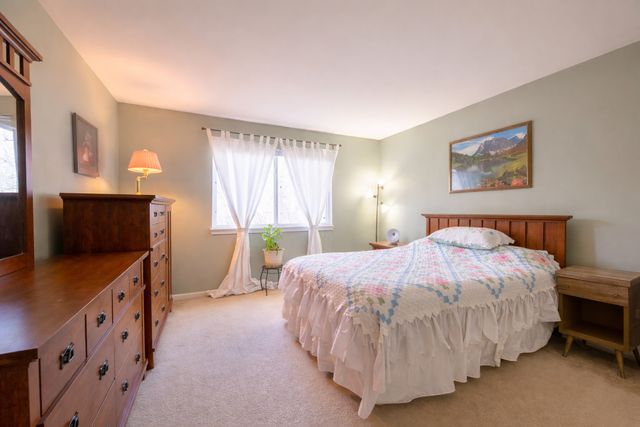 113 Meredith Lane 10-3, Streamwood, IL 60107