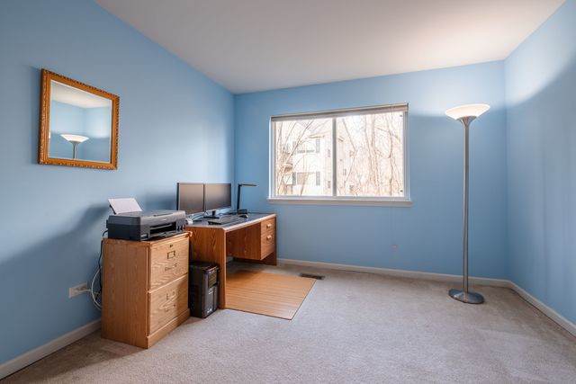 113 Meredith Lane 10-3, Streamwood, IL 60107