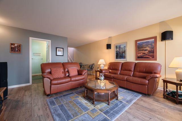 113 Meredith Lane 10-3, Streamwood, IL 60107