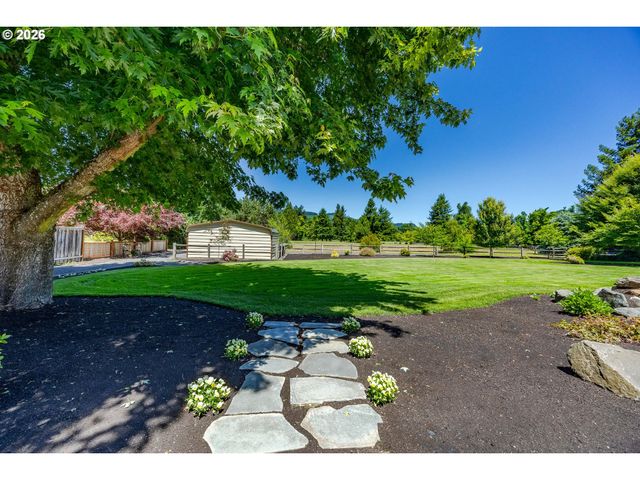 6718 JACOB Ln, Springfield, OR 97478