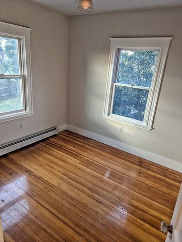 3 Gladstone St, Quincy, MA 02171