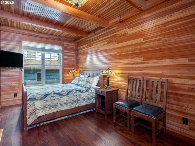 6937 Nw LOGAN Rd, Lincoln City, OR 97367