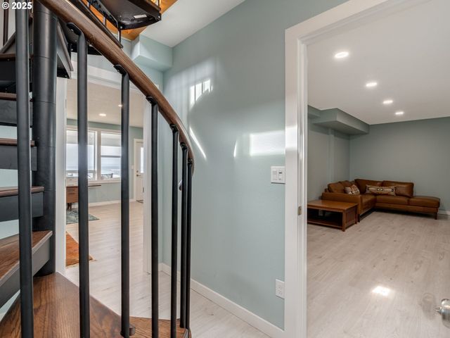 6937 Nw LOGAN Rd, Lincoln City, OR 97367