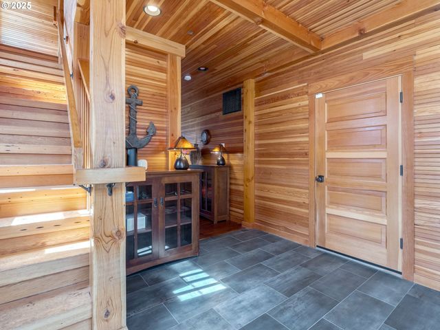 6937 Nw LOGAN Rd, Lincoln City, OR 97367