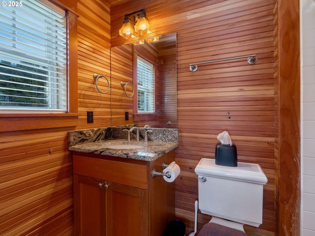 6937 Nw LOGAN Rd, Lincoln City, OR 97367