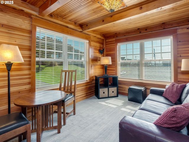 6937 Nw LOGAN Rd, Lincoln City, OR 97367