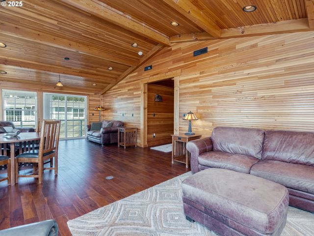 6937 Nw LOGAN Rd, Lincoln City, OR 97367
