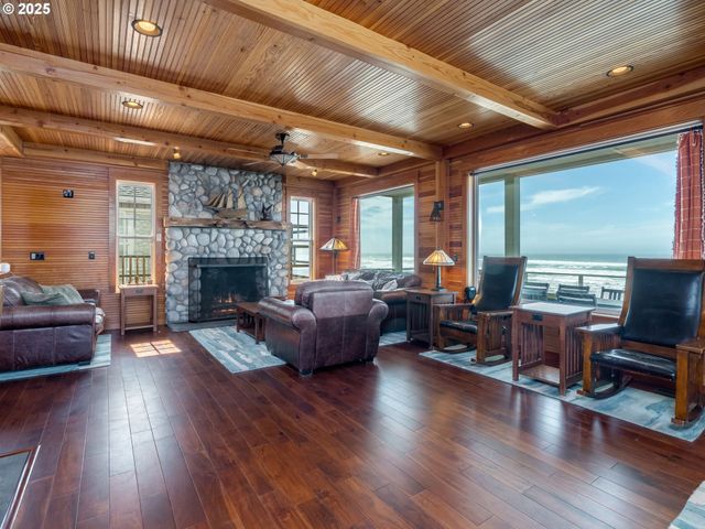 6937 Nw LOGAN Rd, Lincoln City, OR 97367