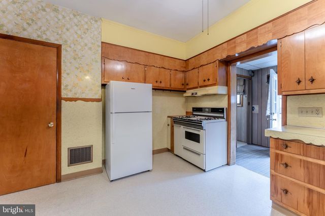 1242 FERRY ST, Easton, PA 18042