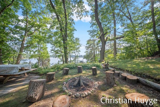 8818 E 128th Street, Sand Lake, MI 49343